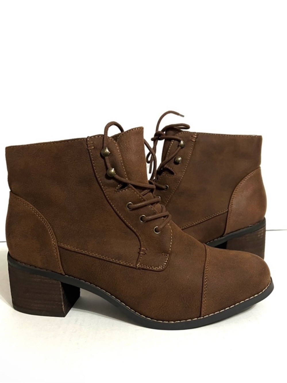 BELLA VITA Brown Sarina Lace Up Stacked Heel Booties Shoes Size 12w